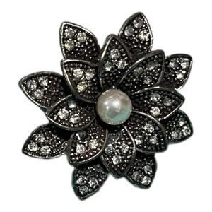 Amrita Singh Jewelry Silver Tone Crystal Stretch Ring